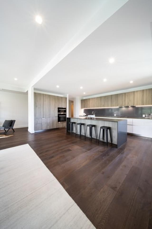 Hardwood-Floor-for-Kitchen